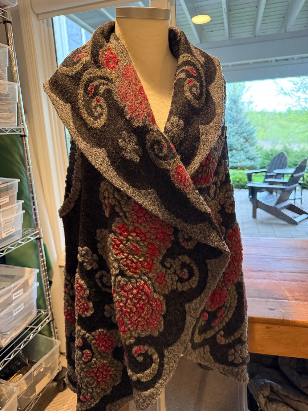 Cozy Floral Wool Blend Shawl Vest in Black and Red - Vintage concept brand Italy